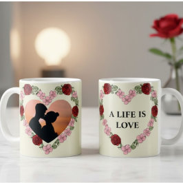 Personalisierter Fotobecher – Florales Herzrahmen Kaffeetasse