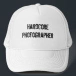 Personalisierter Fotograf-Hut Truckerkappe<br><div class="desc">Ein Hut für den hardcore-Fotografen. Lass ihnen,  wo du herkommst!</div>