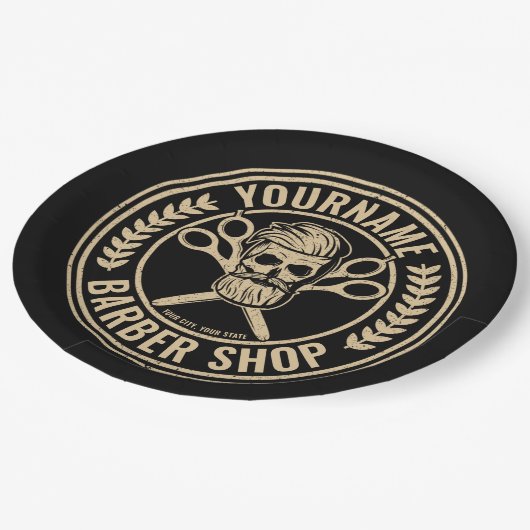 Personalisierter Friseursalon Skull Rockabilon Pappteller (Schrägansicht)