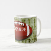 Personalisierter Funky grüner Grunge-Fußball Kaffeetasse (VorderseiteRechts)