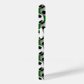 Personalisierter Fußball-Ball auf Fußball-Muster Case-Mate iPhone Hülle (Rückseite / Rechts)