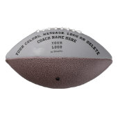 Personalisierter Fußballtrainer gibt allen Spieler Football (Gedreht 270)