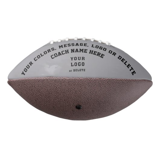 Personalisierter Fußballtrainer gibt allen Spieler Football (Gedreht 270)