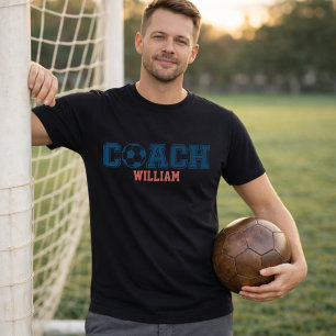 Personalisierter Fußballtrainer Name Varsity-Typog T-Shirt