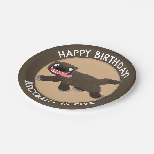 Personalisierter Geburtstag des sonnigen hungrigen Pappteller (Schrägansicht)