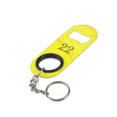 Personalisierter Gelber Schlüsselanhänger Flaschen Mini Flaschenöffner (Rückseite Schrägansicht)