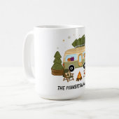 Personalisierter gemütlicher Weihnachts-Camper Kaffeetasse (Vorderseite Links)