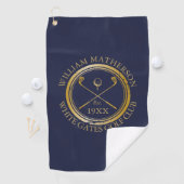 Personalisierter Golfclub Navy Blue und Gold Golfhandtuch (Insitu)