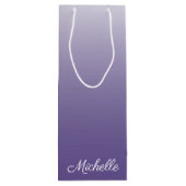 Personalisierter Gradient ombre Ultra Violet Geschenktüte Für Weinflaschen (Rückseite)