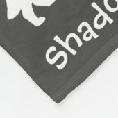 Personalisierter Grauhund aus schwarzem Labor Fleecedecke (Ecke)