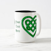 Personalisierter grüner Glitzer Celtic Heart Knot  Zweifarbige Tasse (VorderseiteRechts)