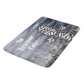 Personalisierter Halloween Horror Creepy Mummy Badematte (Schrägansicht)