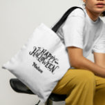 Personalisierter Halloween Trick oder Treat Tasche<br><div class="desc">Verwandeln Sie Ihren Halloween-Trick oder gönnen Sie sich einen stilvollen Abend mit dieser Happy Halloween Tote Tasche, die mit einem Namen personalisiert werden kann. Mit seinem spukhaften und gleichzeitig skurrilen Charme wird dieser Totenbeutel sicher Schiebstacheln und Aufregung durch Ihre Adern senden! Editieren Sie einfach den Namen und fügen Sie ihn...</div>