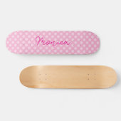 Personalisierter hellrosa Polka Dot Skateboard (Horizontal)
