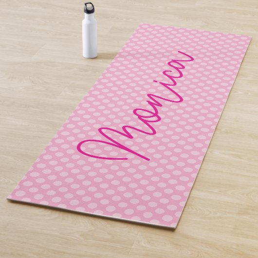 Personalisierter hellrosa Polka Dot Yogamatte (Beispiel)