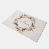 Personalisierter Herbst Pumpkin Pine Cones Wreath Fußmatte (Schrägansicht)