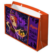 Personalisierter Hexenhalbrattrack oder Treatbeute Große Geschenktüte (Rückseite Schrägansicht)