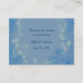 Personalisierter Hochzeitstisch mit blauen Herzen Platzkarte (Rückseite)