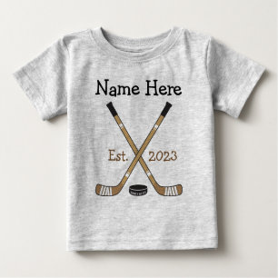 Personalisierter Hockey-Baby-Name Geburtsjahr Gebo Baby T-shirt