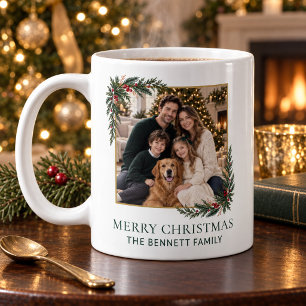 Personalisierter Immergrün-Familienfoto-Weihnachts Kaffeetasse