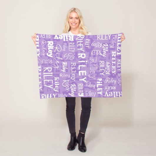 Personalisierter individueller Name für Riley Fleecedecke (Beispiel)