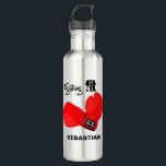 Personalisierter Kampfgriff| Boxhandschuhe Wasser Edelstahlflasche<br><div class="desc">Diese lustige Wasserflasche, wird das perfekte Geschenk für Weihnachten, Geburtstag, Väter Tag, Mütter Tag und viele andere besondere Anlässe. Die Flasche hat ein Paar Boxhandschuhe mit dem Text 'FIGHTING FIT' und ist mit Ihrem Namen personalisiert. Behalt mit dieser stilvollen und praktischen Wasserflasche, während Joggen, Training oder runter im Fitnessraum, einfach...</div>