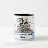Personalisierter Koch Couple Cartoon Zweifarbige Tasse (Mittel)