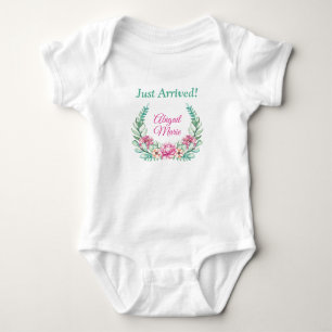 Personalisierter Kranz mit rosa Pfingstrosen - Jus Baby Strampler