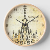 Personalisierter Kronleuchter Wanduhr (Vorderseite)