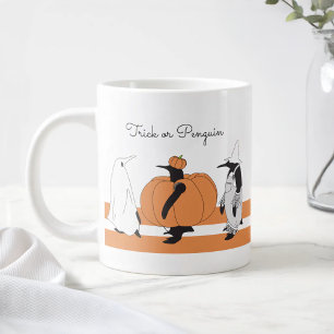Personalisierter Kürbis-Pinguin Lustiger Halloween Jumbo-Tasse