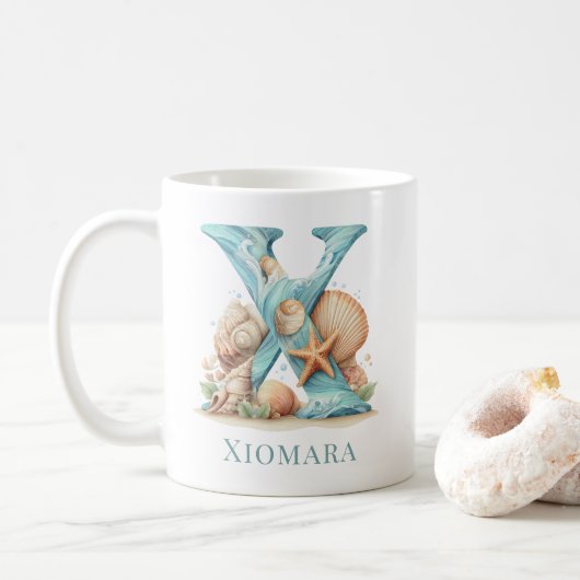 Personalisierter Küstenmonogramm X Anfangsbuchstab Kaffeetasse (Mit Donut)