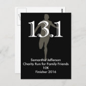 Personalisierter Läufer 13.1 Halbmarathon Keepake Postkarte (Vorne/Hinten)