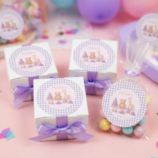 Personalisierter Lavendel-Gingham 1. Geburtstag Runder Aufkleber