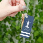 Personalisierter Leuchtturm Schlüsselanhänger<br><div class="desc">Personalisierter Leuchtturm Boat Name Modernes Design. Entsprechende Produkte finden Sie in der Bootssammlung für den Leuchtturm Nautical.</div>