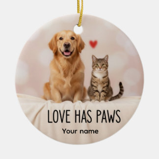 Personalisierter 'Liebe Hat Pfoten' Hund- und Katz Keramik Ornament