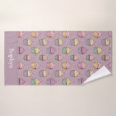 Personalisierter lila Glitter-Cupcake Badehandtuch (Badehandtuch)