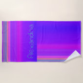 Personalisierter Lila rosa Ombre Streifen Strandtuch (Vorderseite)