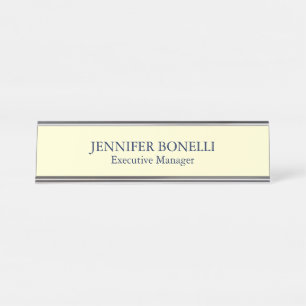 Personalisierter Minimalist Name in Cremefarbe Schreibtischnamensplakette