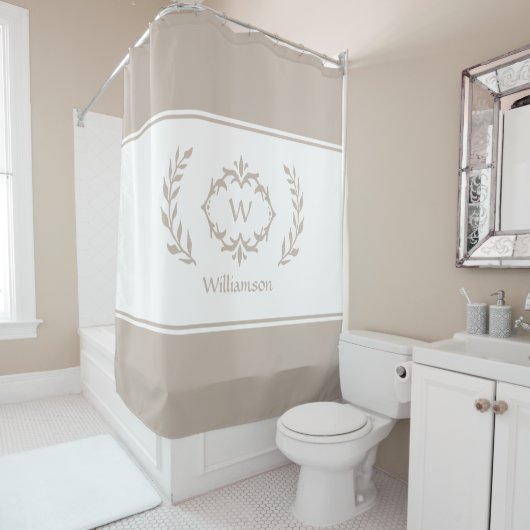 Personalisierter Mit Monogramm Name Anfangsbeige W Duschvorhang (Beispiel)