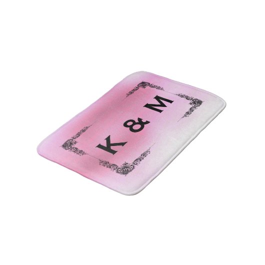 Personalisierter Mit Monogramm rosa Swirl Badematte (Schrägansicht)