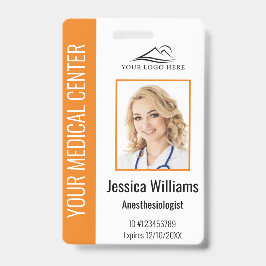 Personalisierter Mitarbeiter im Gesundheitswesen O Ausweis