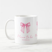 Personalisierter moderner Mama-To-Be-Pink-Bogen-Be Kaffeetasse (Links)