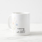 Personalisierter Mommy Est. Tasse mit Pastel-Wildb (Vorderseite Links)
