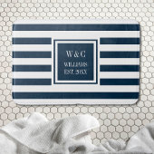 Personalisierter Monogram Navy Blue White Strip Badematte