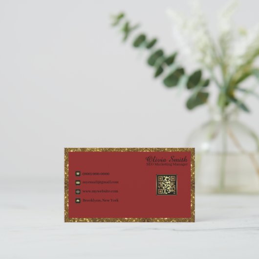 Personalisierter Monogram Red Gold Glitzer QR Code Visitenkarte (Stehend Vorderseite)