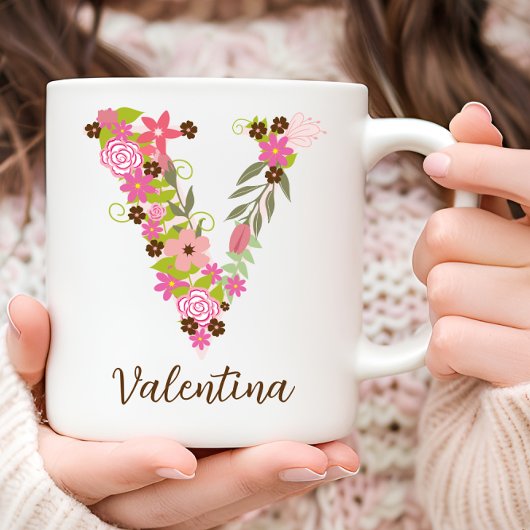 Personalisierter Monogramm-Blumenbuchstabe V Kaffeetasse