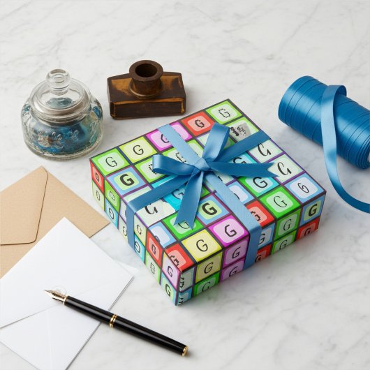 Personalisierter Monogramm-Spaß, farbenfroher Kind Geschenkpapier