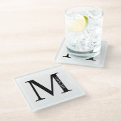Personalisierter Monogramm-Untersetzer und Name Glasuntersetzer (Schrägansicht)