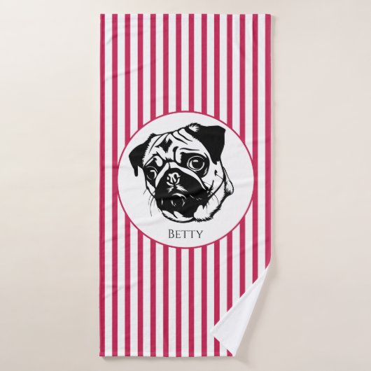 personalisierter Mops Hund trendy, stilvoll und in Badehandtuch (Badehandtuch)