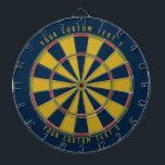 Personalisierter Mustard Green Red & Blue Mitte de Dartscheibe<br><div class="desc">Dartboard mit einem Farbschema aus der Mitte des Jahrhunderts (dunkelblau,  rot,  grün und Senfgelb) mit personalisiertem Text auf der Oberseite und am Boden des Brettes. Fügen Sie das Ihrer modernen Wohngestaltung aus der Mitte des Jahrhunderts hinzu!</div>